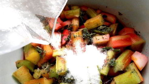 гаспачо из ревеня и вишни