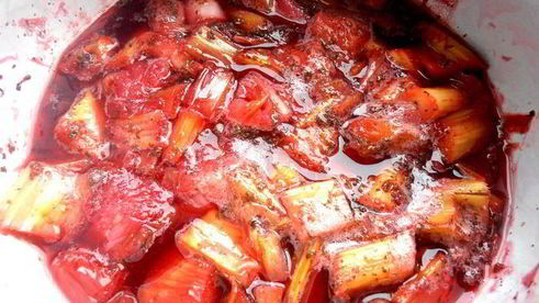 гаспачо из ревеня и вишни