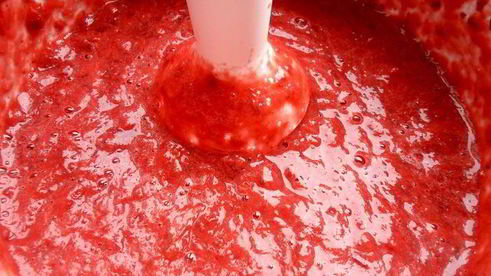 гаспачо из ревеня и вишни