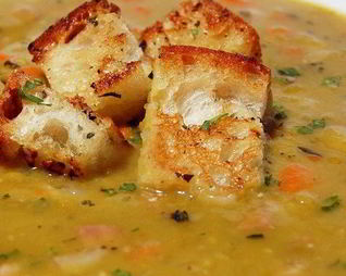 Гороховый суп домашний на телячьем бульоне