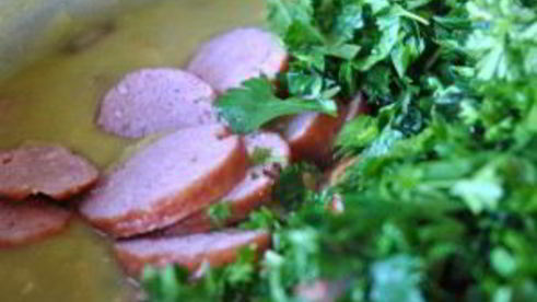 гороховый суп с колбасками