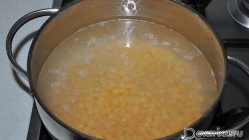 гороховый суп с колбасой