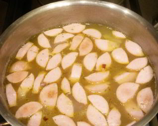 Гороховый суп с копченой колбасой