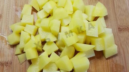 гороховый суп с копченостями в мультиварке