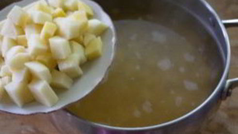 гороховый суп с копченым салом