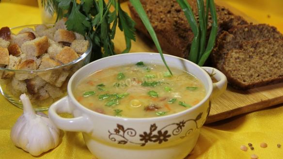 Рецепт Горохового супа с копчеными ребрышками и курицей