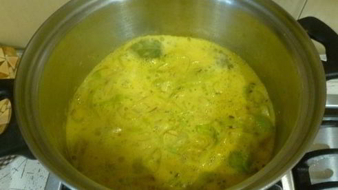 гороховый суп с курицей и кокосовым молоком