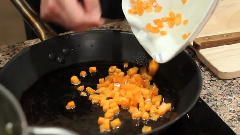 густой гороховый суп с мясом