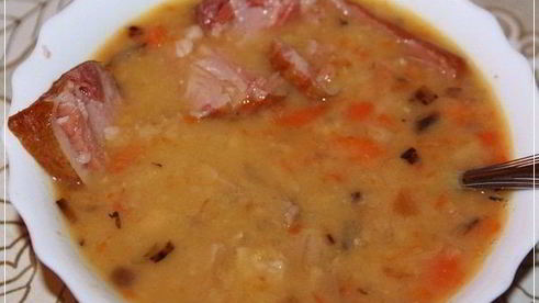 суп гороховый с рулькой поросячьей