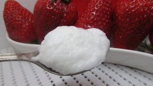 клубнично-лимонный холодный суп с нежными клецками