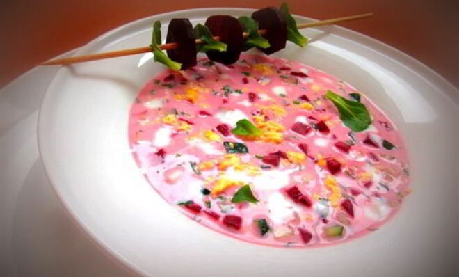 Летний холодный суп со свеклой