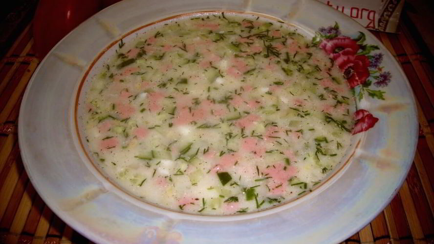 Рецепт окрошки классической с колбасой