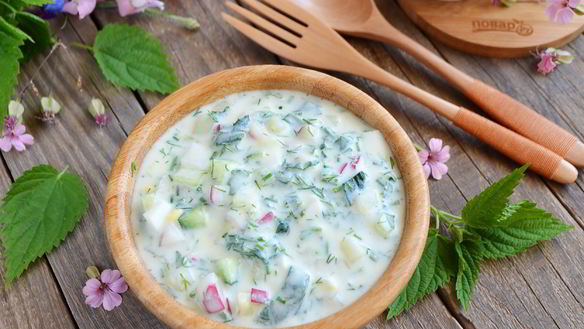 Рецепт Окрошки на кефире с крапивой и мятой