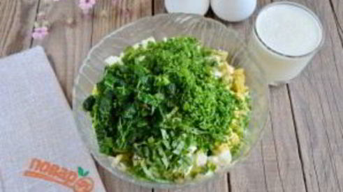 окрошка на кефире с крапивой и мятой