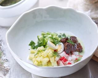 Окрошка с глазированными щечками