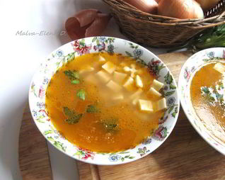 Итальянский овощной суп с пастой и зеленым горошком