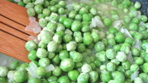 итальянский овощной суп с пастой и зеленым горошком