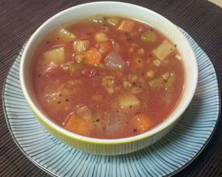 Овощной суп с зерном и фасолью