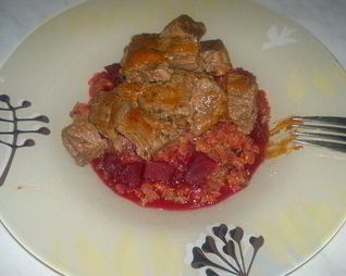 Чечевичная похлебка со свеклой, луком и горчицей