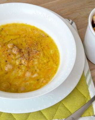 Постный суп из нута и лука-порея