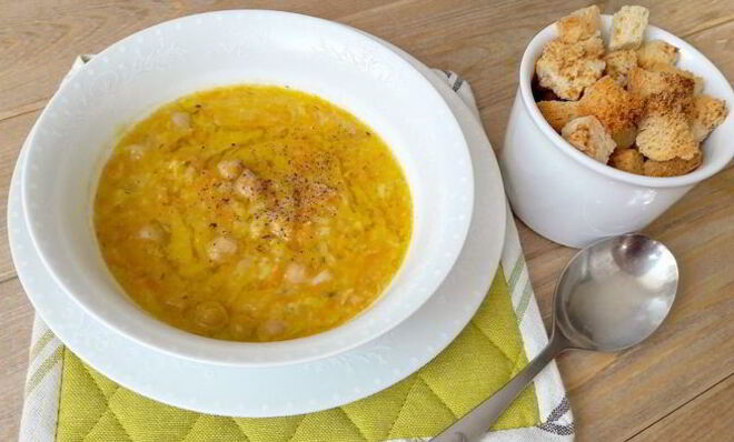 Постный суп из нута и лука-порея