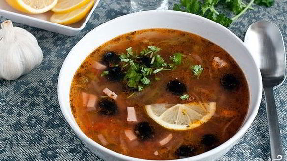 Рецепт Солянки мясной классической