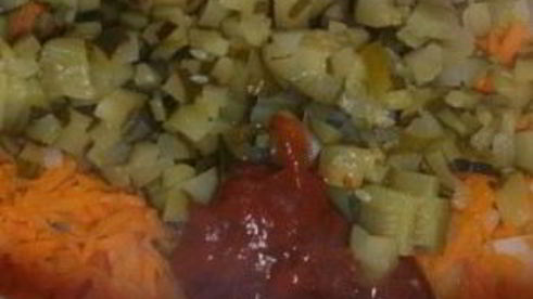 солянка с колбасой в мультиварке