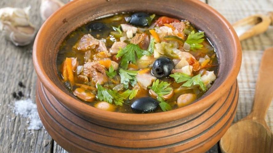 Рецепт солянки в горшочках в духовке сборная мясная