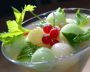 Суп из дыни с мускатом