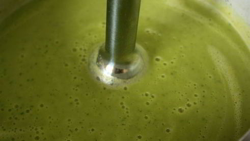 суп из горошка с кориандром