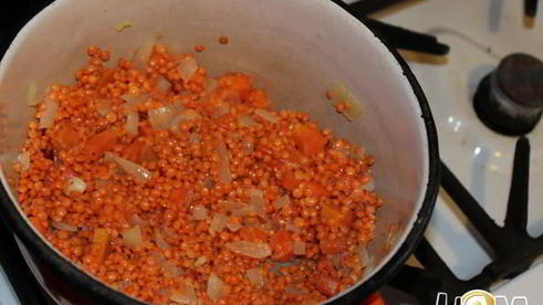 пикантный суп-пюре из красной чечевицы