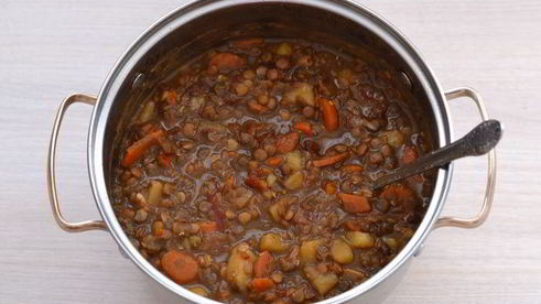 суп-пюре из чечевицы и золотистых овощей