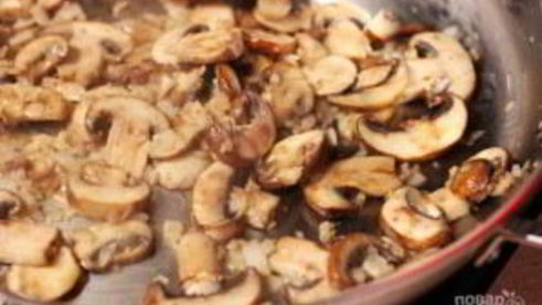 суп-пюре из шампиньонов со сливками