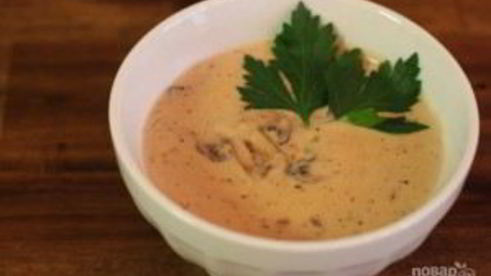 суп-пюре из шампиньонов со сливками