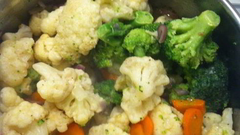 суп-пюре из цветной капусты, брокколи и сыра фета