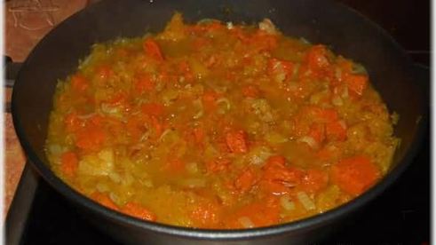 суп-пюре из тыквы с курицей и зеленым горошком