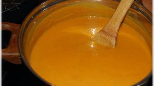 суп-пюре из тыквы с курицей и зеленым горошком