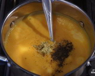 Суп-пюре из тыквы с сельдереем