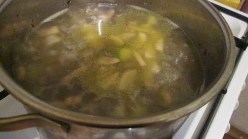 суп-пюре с цукини и грибами