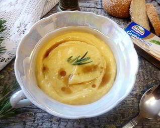 Тыквенный суп-пюре с чесноком и розмарином