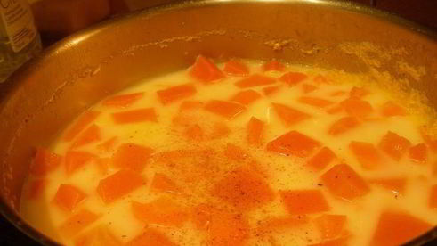 тыквенный суп-пюре с имбирным кремом