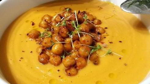 тыквенный суп-пюре с запеченным нутом