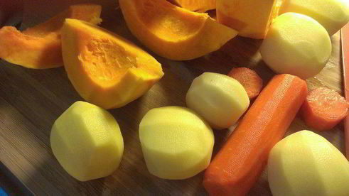 тыквенный суп-пюре солнышко на блюде