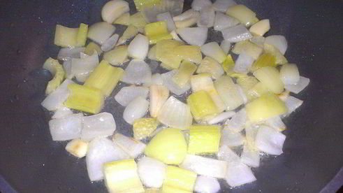 тыквенный суп-пюре солнышко на блюде