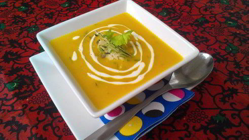 тыквенный суп-пюре солнышко на блюде