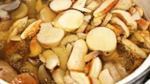 суп с белыми грибами