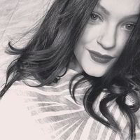 Анна Сурикова