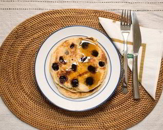 Блинчики из рикотты с черникой