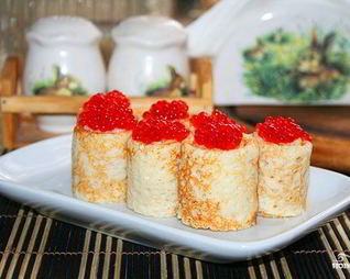 Блинчики с икрой красной