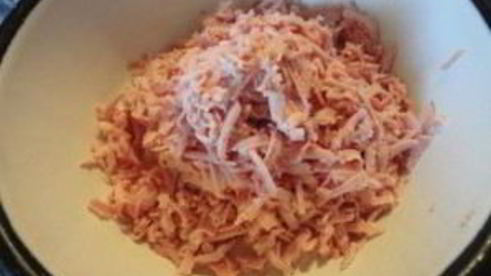 блинчики с колбасой и сыром